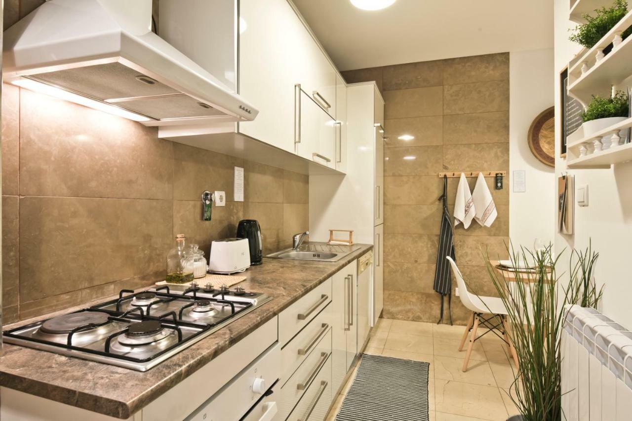 Alma Nossa Guest House ลิสบอน ภายนอก รูปภาพ